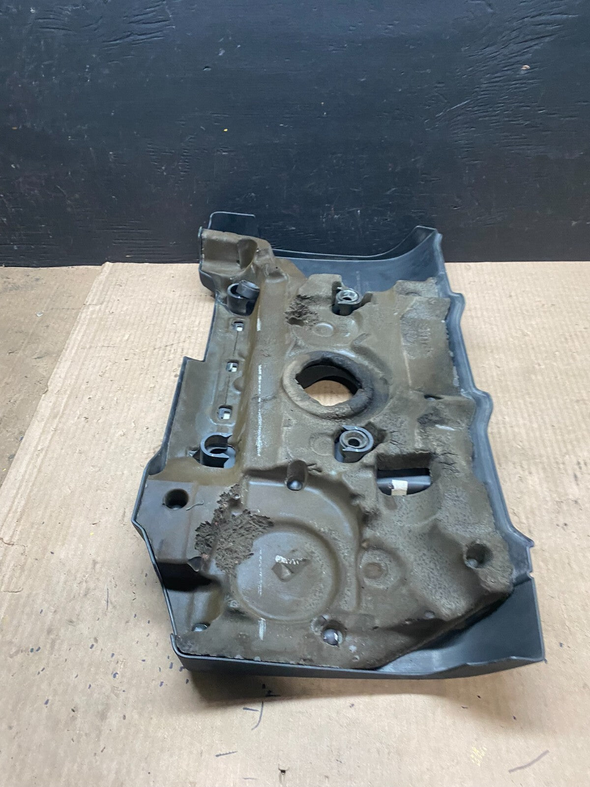 2007 to 2014 Volvo XC90 OEM 3.2L Upper Top Engine Motor Dust Cover Oem AC2330 DG7