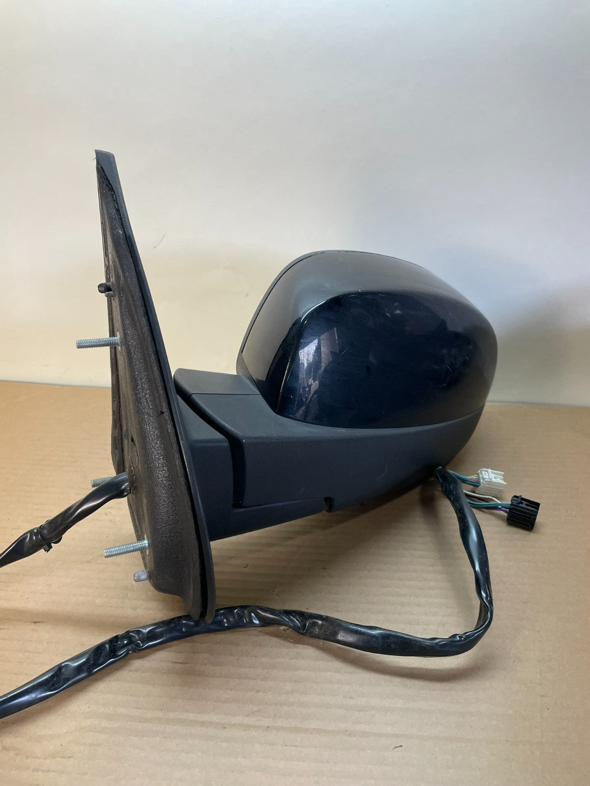 2010-2013 Chevrolet Tahoe Silverado Suburban Left Door Mirror AH8656 DG1