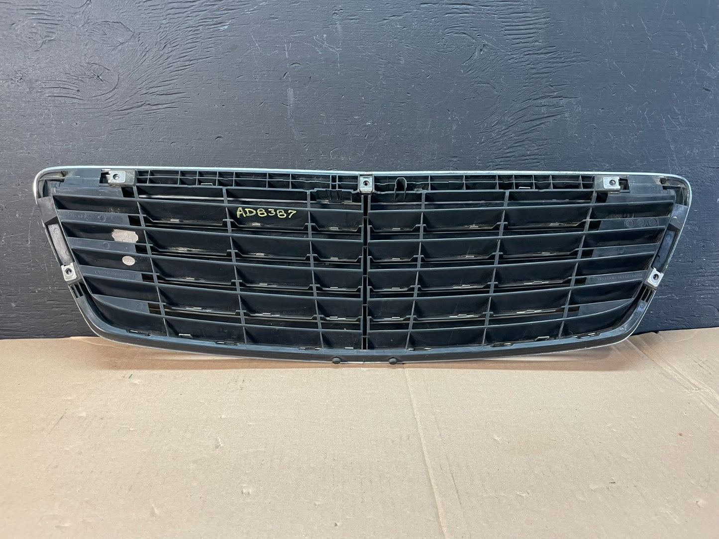2003 to 2006 Mercedes Benz S-Class Front Grille AD8387 DG3