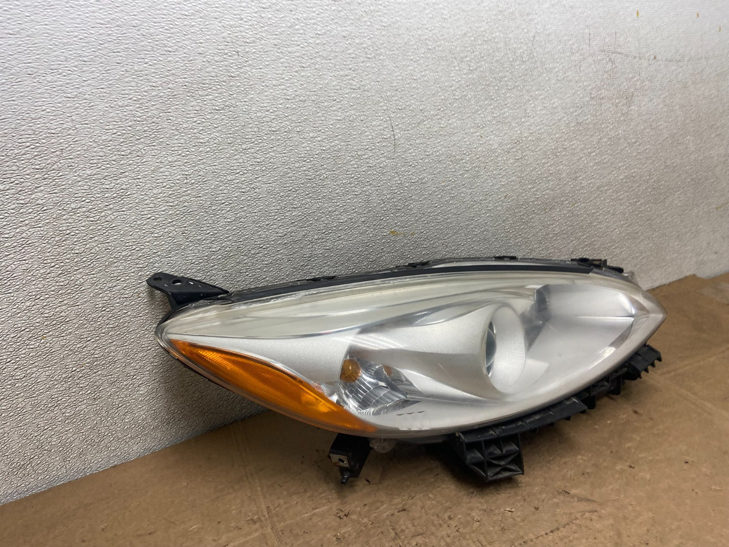 2012 to 2015 Mazda 5 Right Passenger RH Headlight Halogen Lamp Y6867 DW2