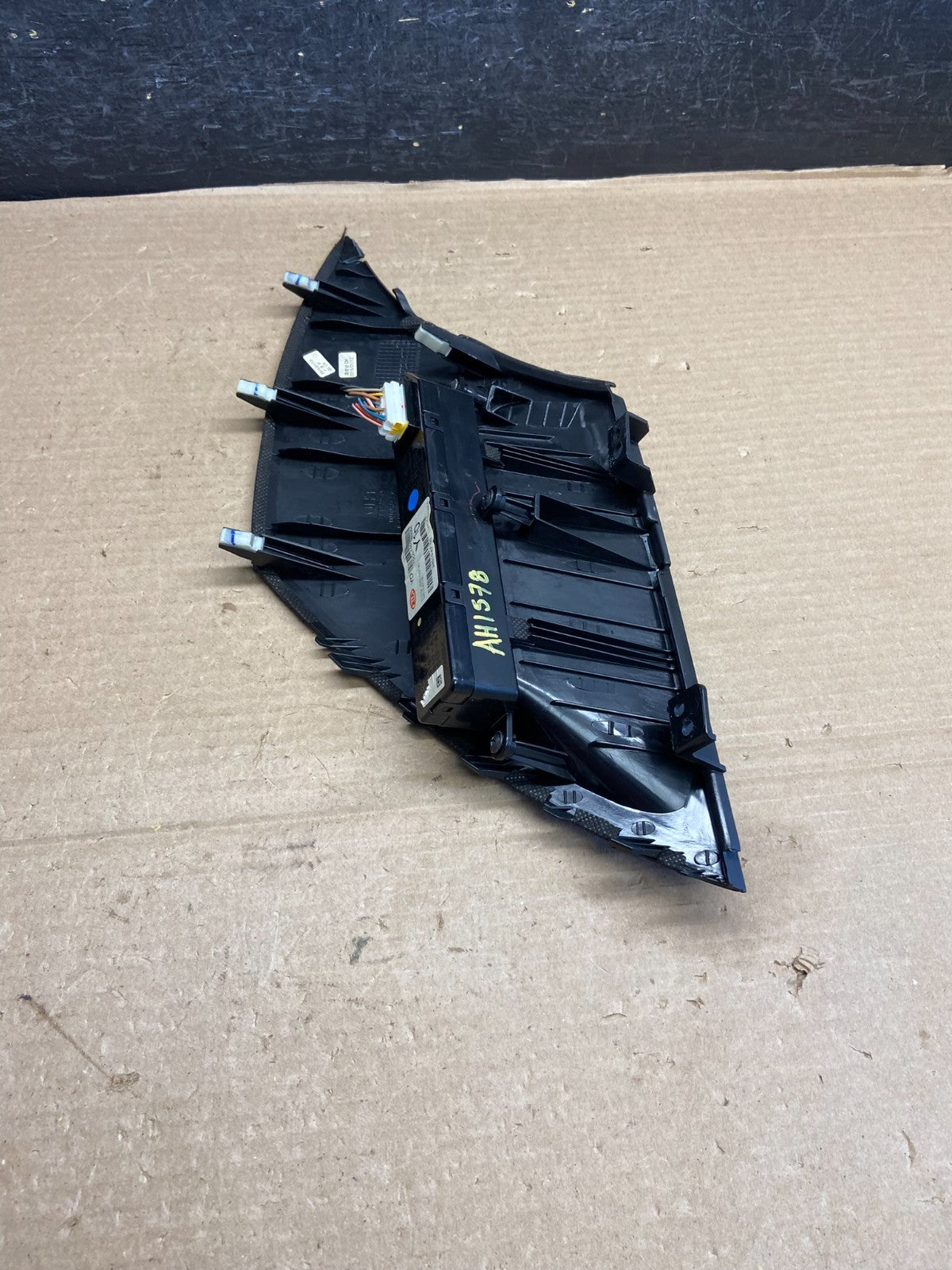 2014 to 2016 Kia Forte Upper Dash Digital Clock Bezel Trim Panel ah1578 DG4