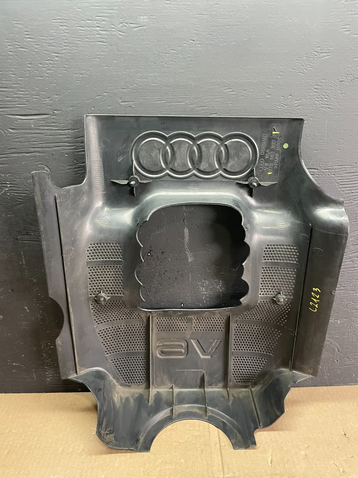 1998 to 2001 Audi A4  Engine Motor Cover Trim OEM 078103927p AB7838 DG5