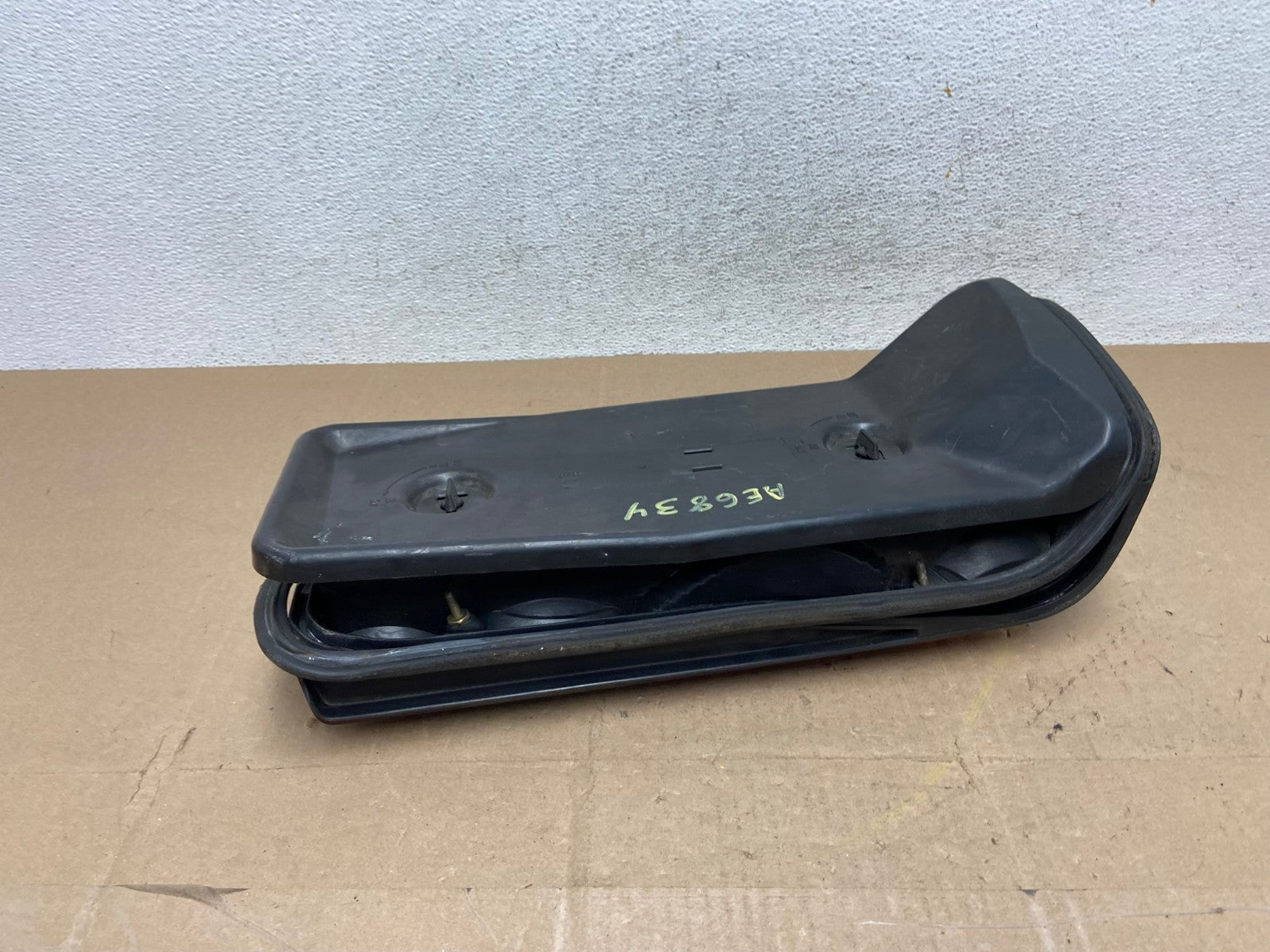 1986 to 1991 Mercedes-Benz W126 Right Passenger Side Tail Light AE6834 LK5