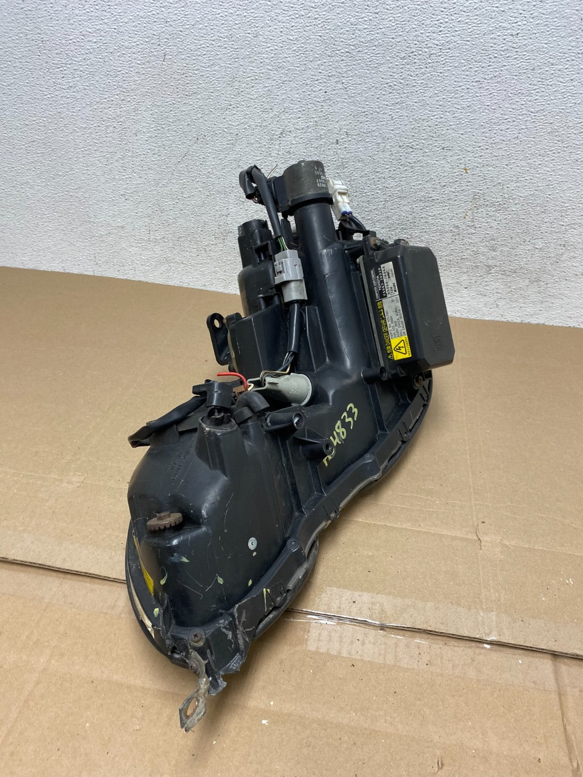 2001 to 2005 Lexus GS430 Gs300 Right Passenger Headlight Xenon HID AE4833 DW10