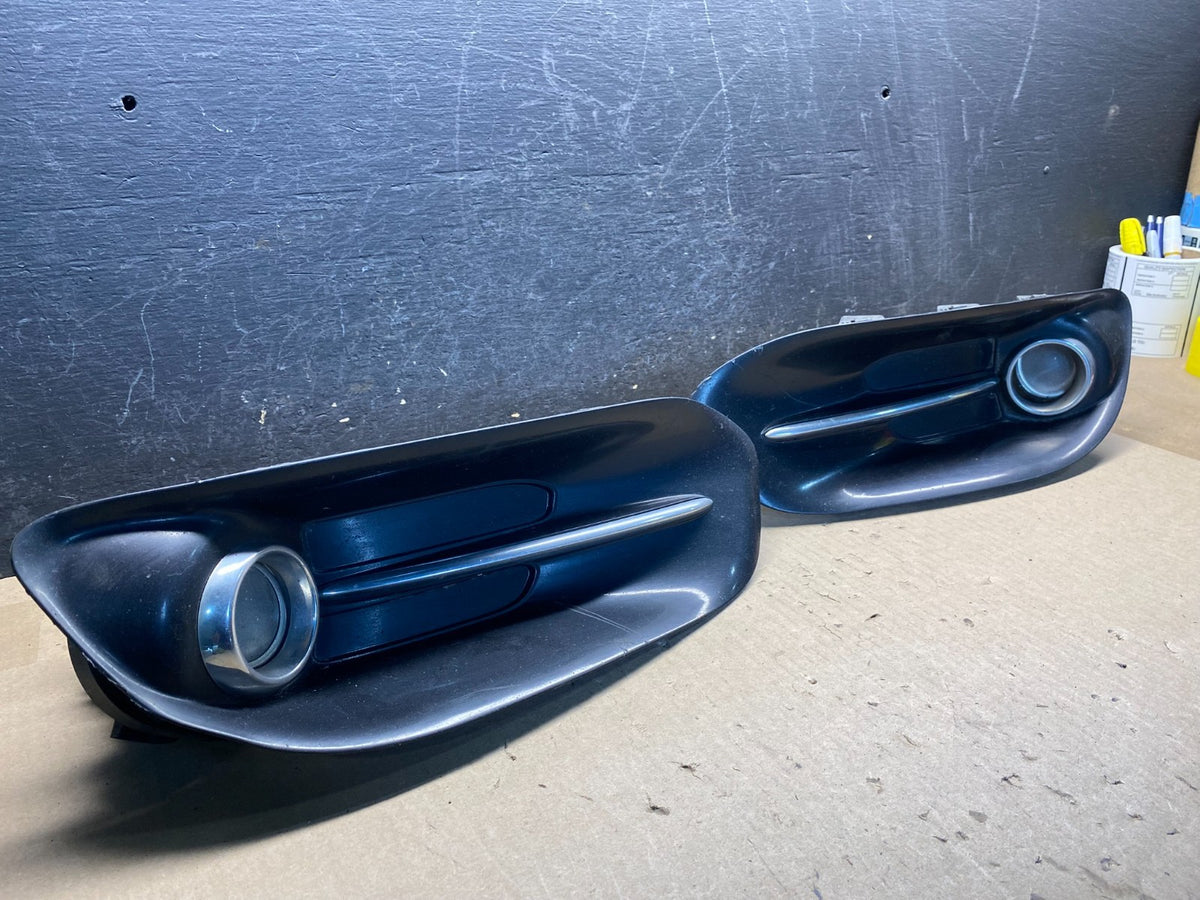 2013 to 2016 Dodge Dart Left+Right Side Fog Lights Bezel AG9388 DG2