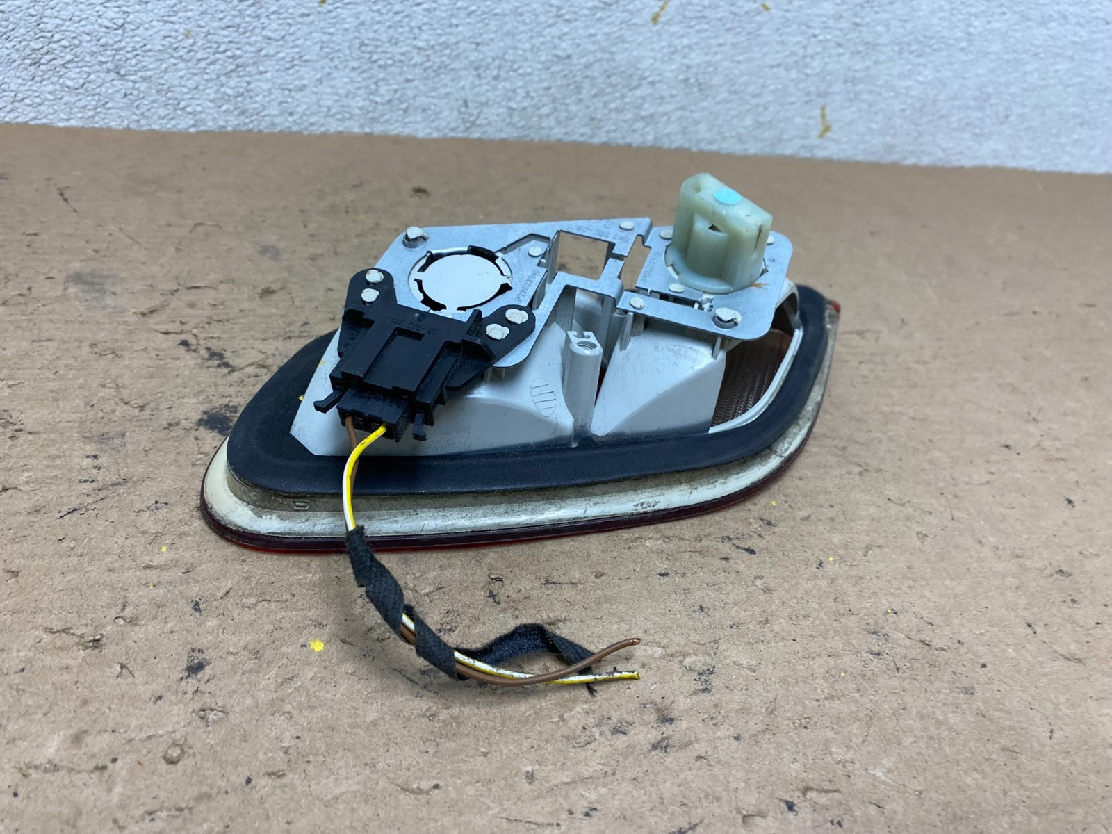1998-2003 Mercedes Benz CLK Inner Right Passenger RH Tail Light Lamp P1294 DW7
