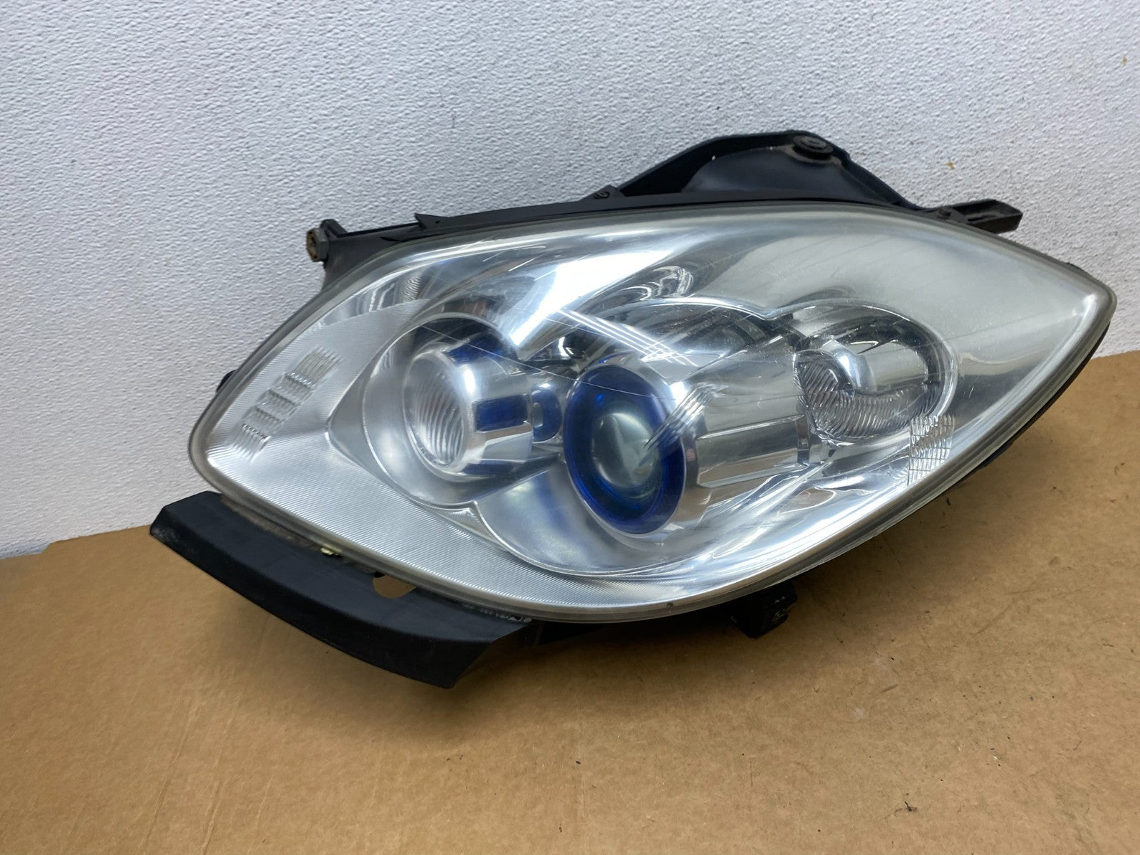 2008-2012 Buick Enclave Left Driver Headlight Xenon Hid One Ballast AE3044 DW0