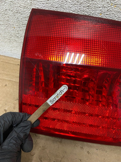 2004 - 2005 Toyota Sienna Left Driver LH Side Inner Tail Light AH9147 LK3