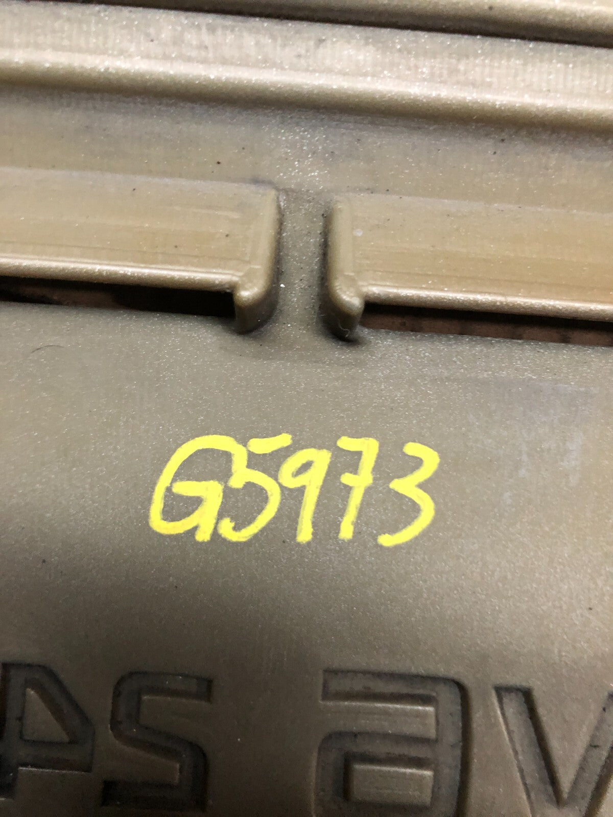2002- 2003 Lexus ES300 Factory Engine Motor Cover Trim Panel G5973 DG19