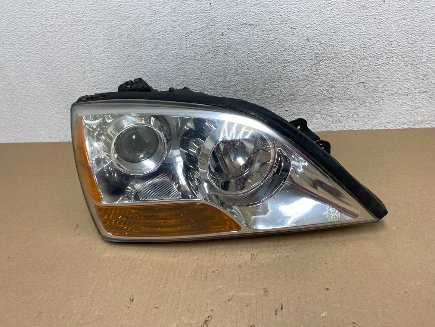 2007 2008 2009 Kia Sorento Right Passenger RH Side Headlight Halogen AE7183 DW0