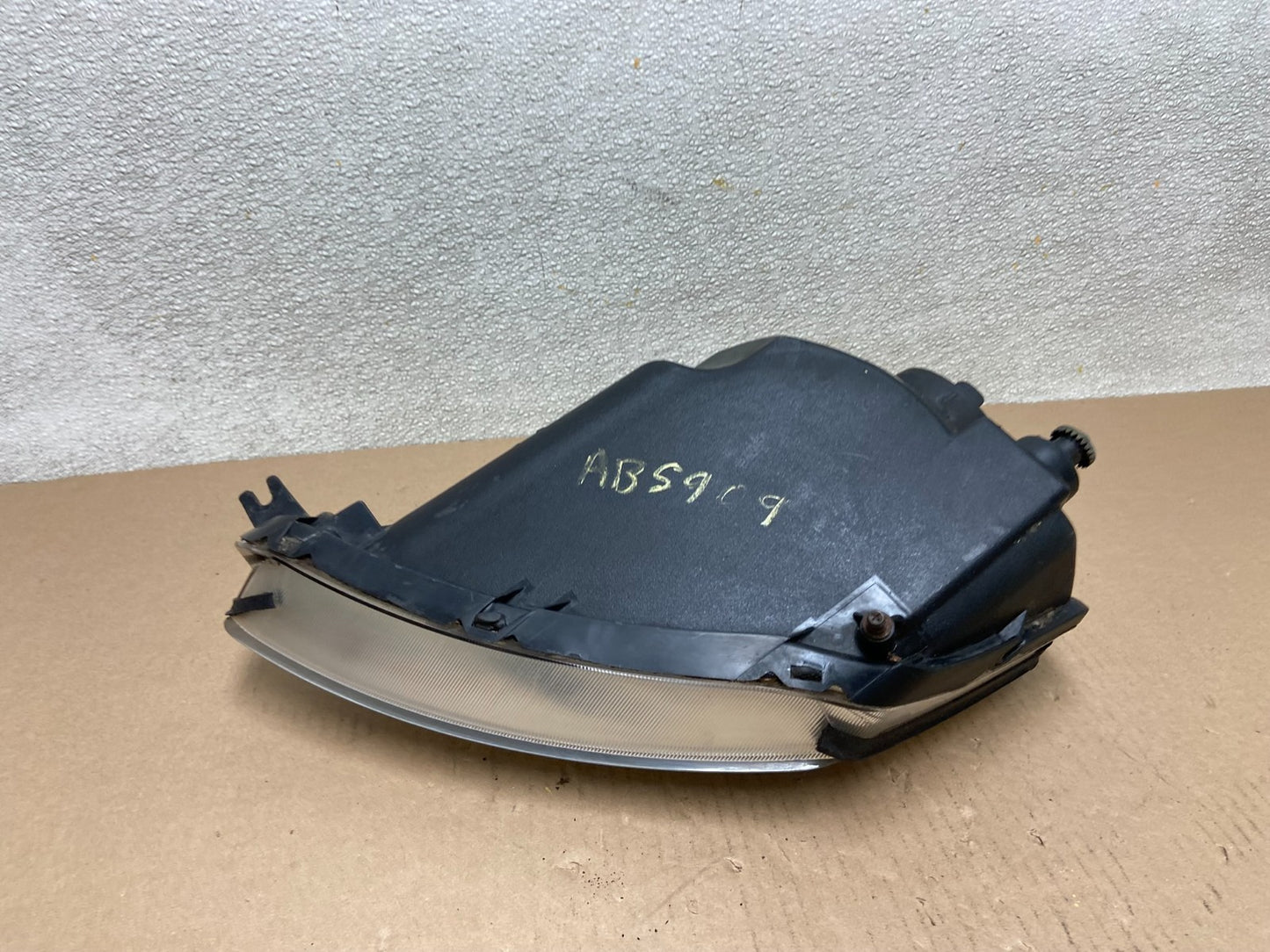 2000 - 2005 Mitsubishi Eclipse Right Passenger RH Side Headlight AB5909 DW3
