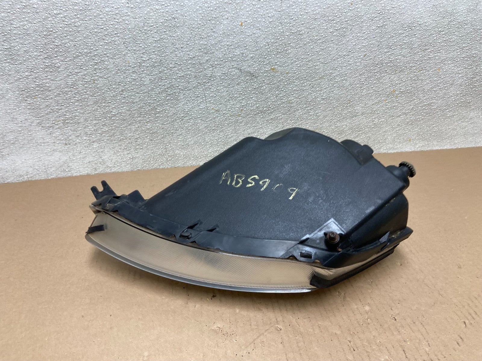 2000 - 2005 Mitsubishi Eclipse Right Passenger RH Side Headlight AB5909 DW3