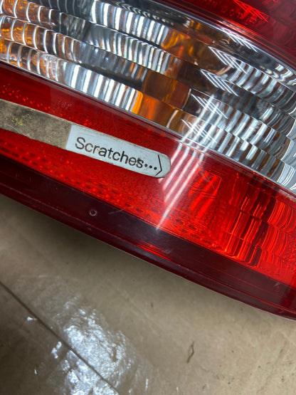 2000 2001 Lexus ES300 Outer Right Passenger RH Side Tail Light AE4977 LK3