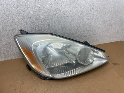 2004-2005 Toyota Sienna Driver Right Passenger Halogen Headlight OEM Q6742 DW0