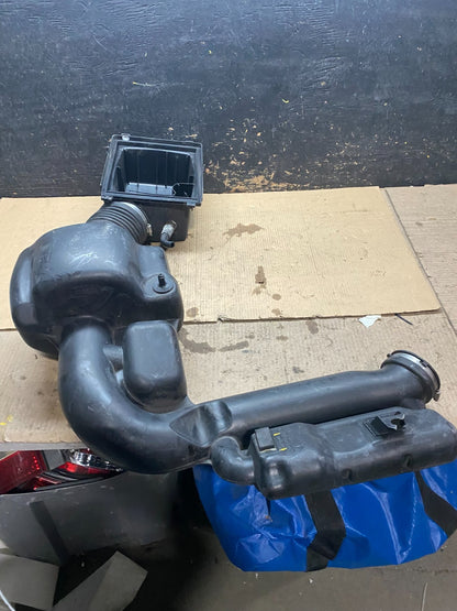 2011 - 2013 Dodge Durango 3.6L Resonator Air Intake Tube OEM  X3146 DG7