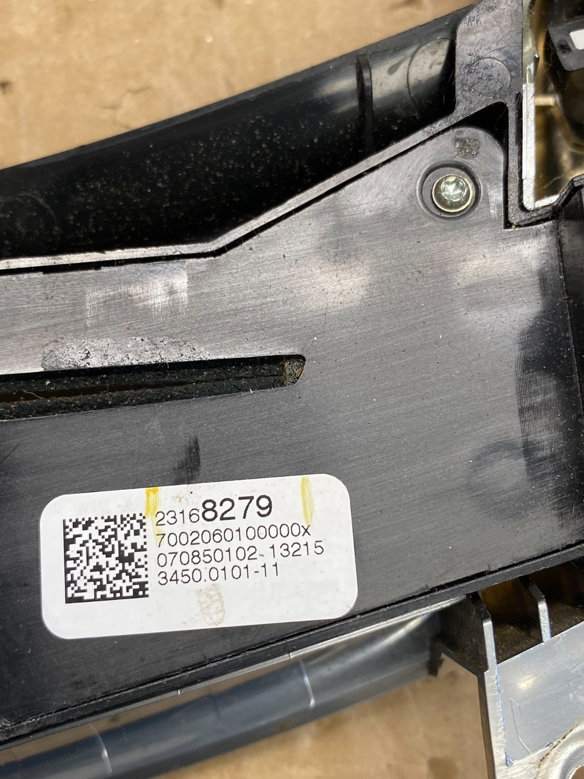 2013-2016 Cadillac SRX Center Dash Radio Trim Bezel with Air Vents OE AC4800 DG5