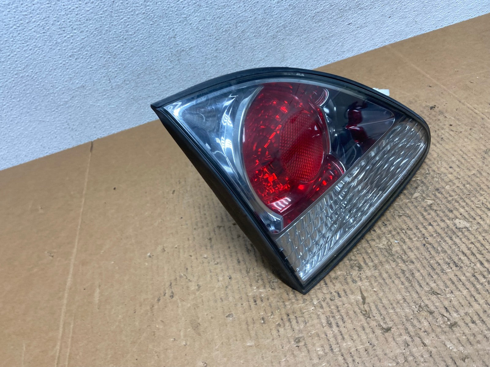 2000-2003 Lexus Rx300 Left Driver Lh Side Rear Inner Tail Light AE1586 LK2