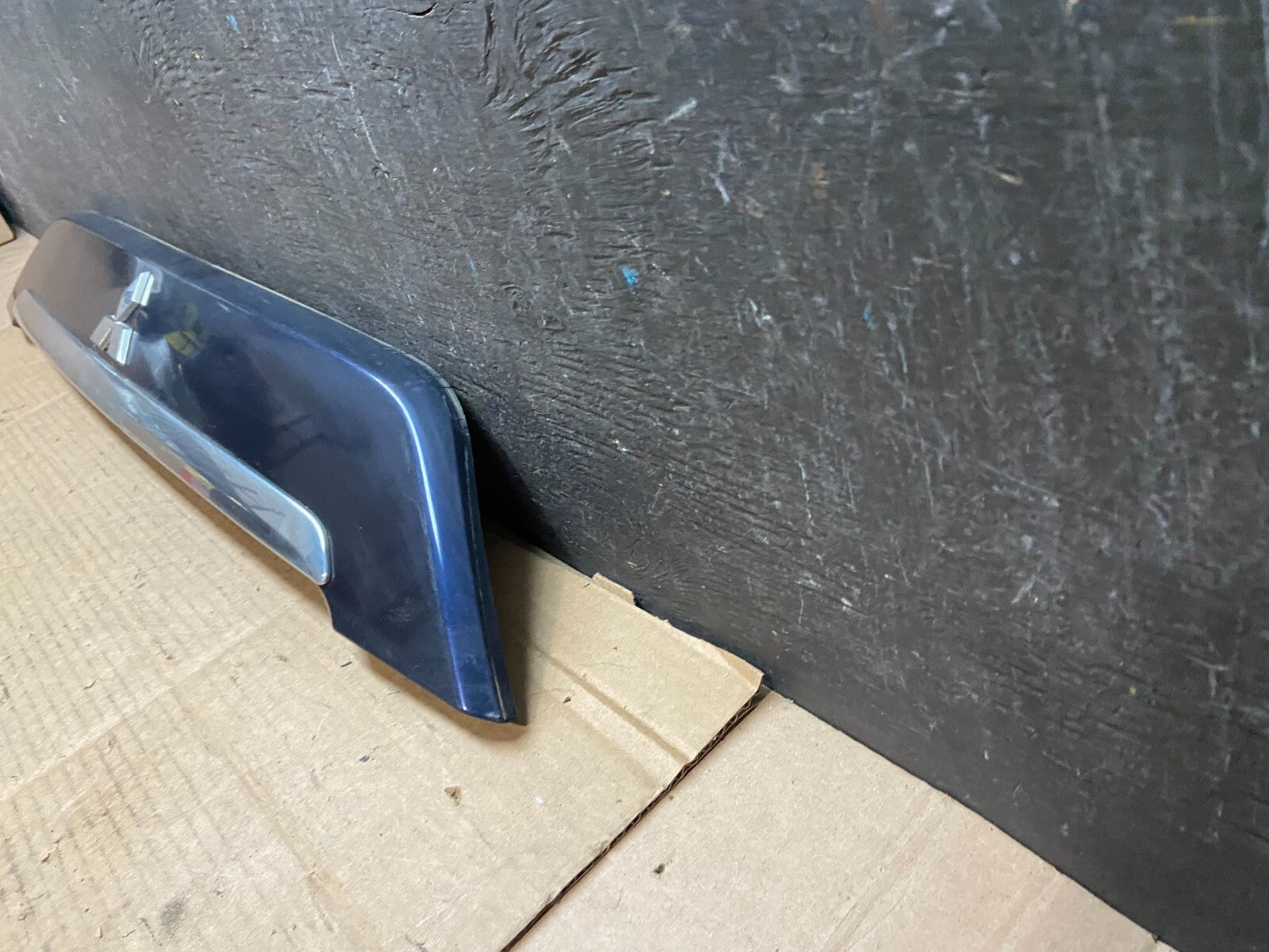 2007 to 2013 Mitsubishi Outlander Rear Hatch Tailgate Trim Molding OEM i3038 DG11