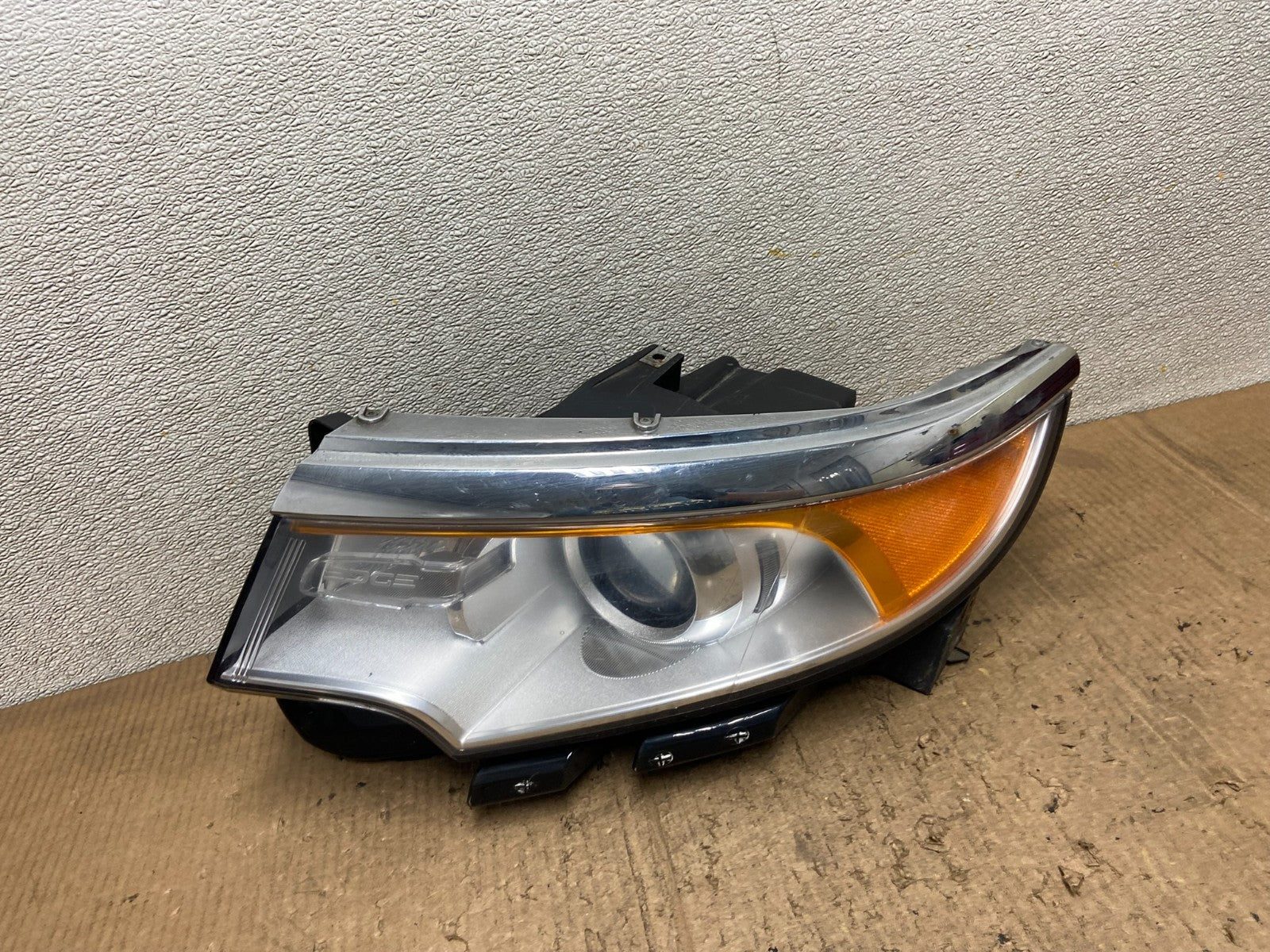 2011 to 2014 Ford Edge Front Left Driver Side Headlight Halogen Oem AA8498 DW0