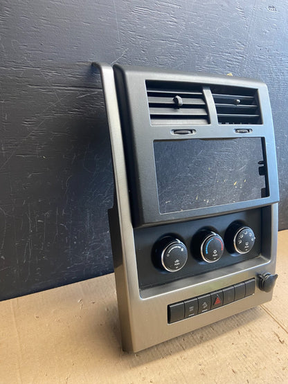 2008 to 2012 Jeep Liberty Dash Climate Temperature Control Radio Bezel AE3936 DG2