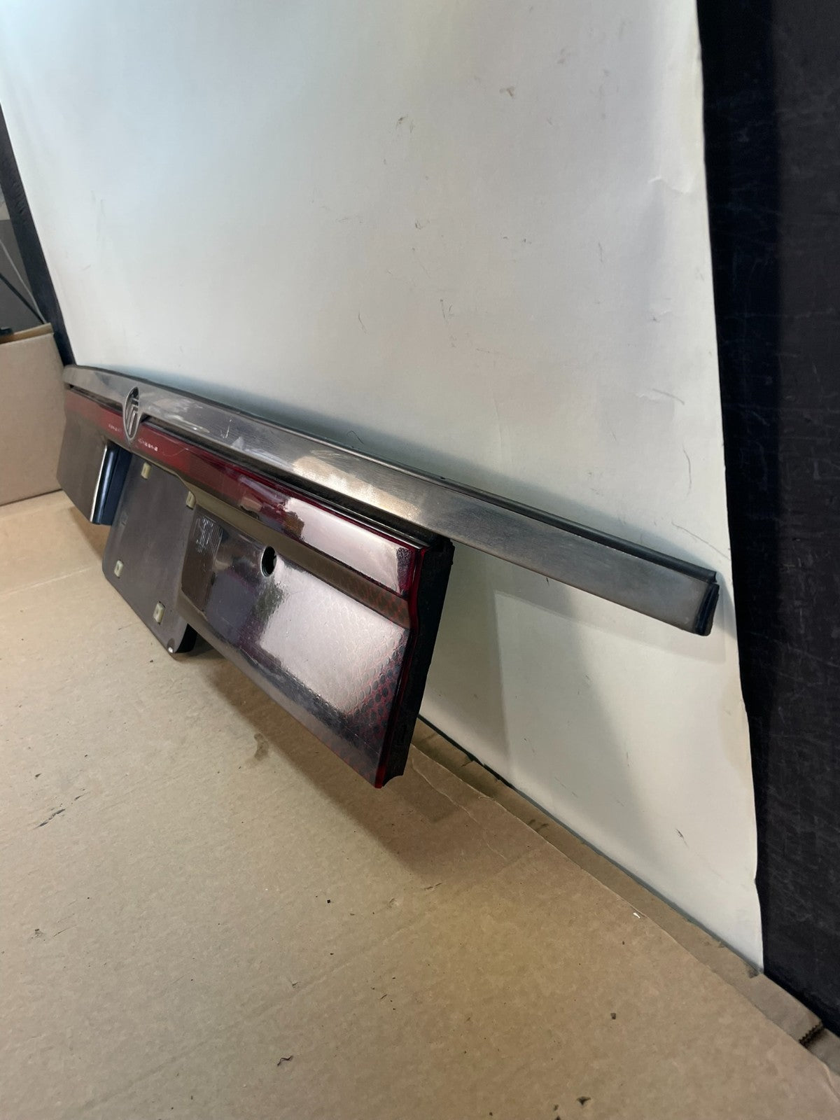 1995 1996 1997 Mercury Grand Marquis Trunk Lid Center Tail Light ah0284 DG1