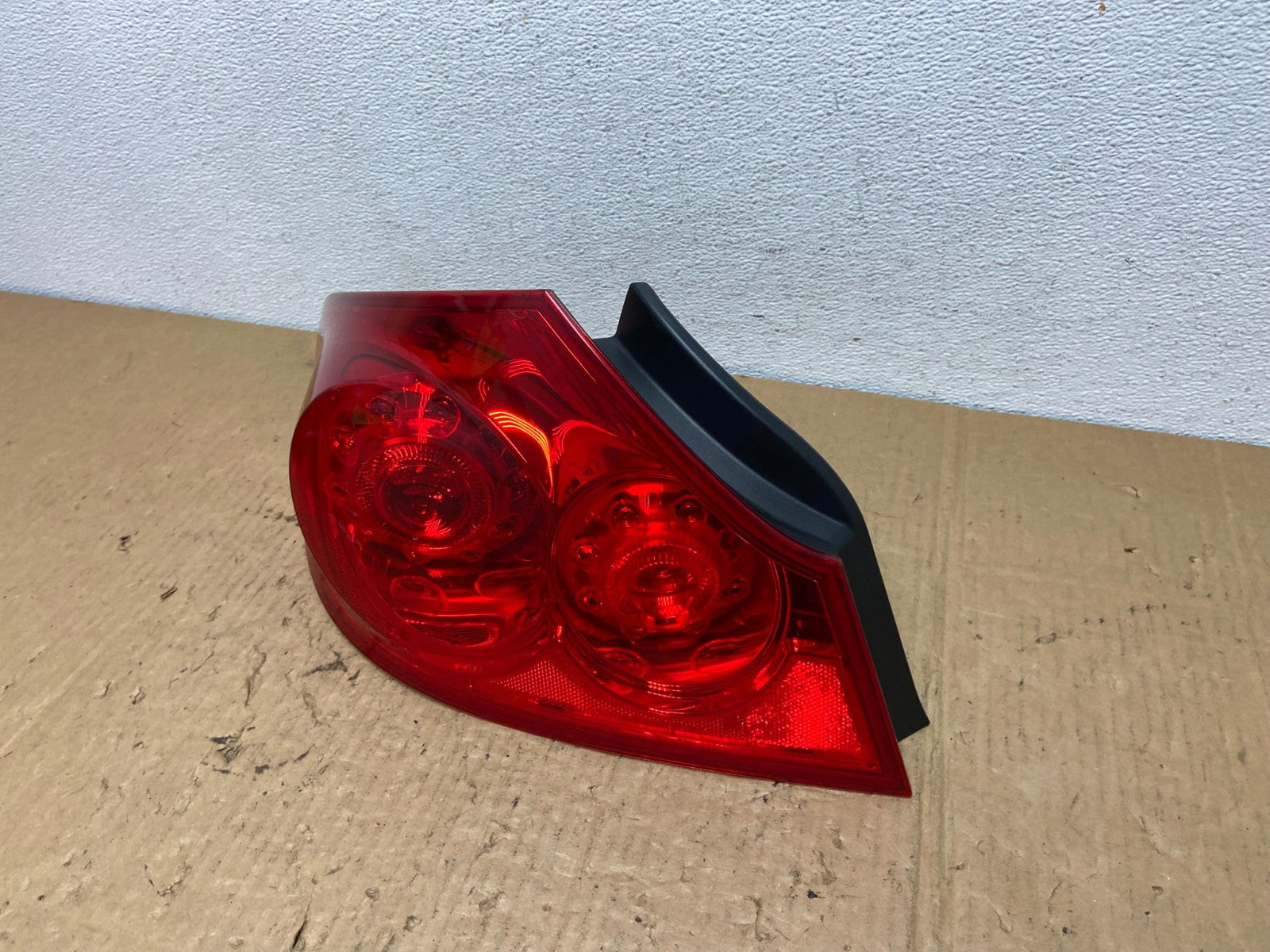 2007 to 2013 Infiniti G35 G37 Sedan Left Driver LH Side Tail Light AC8290 LK1