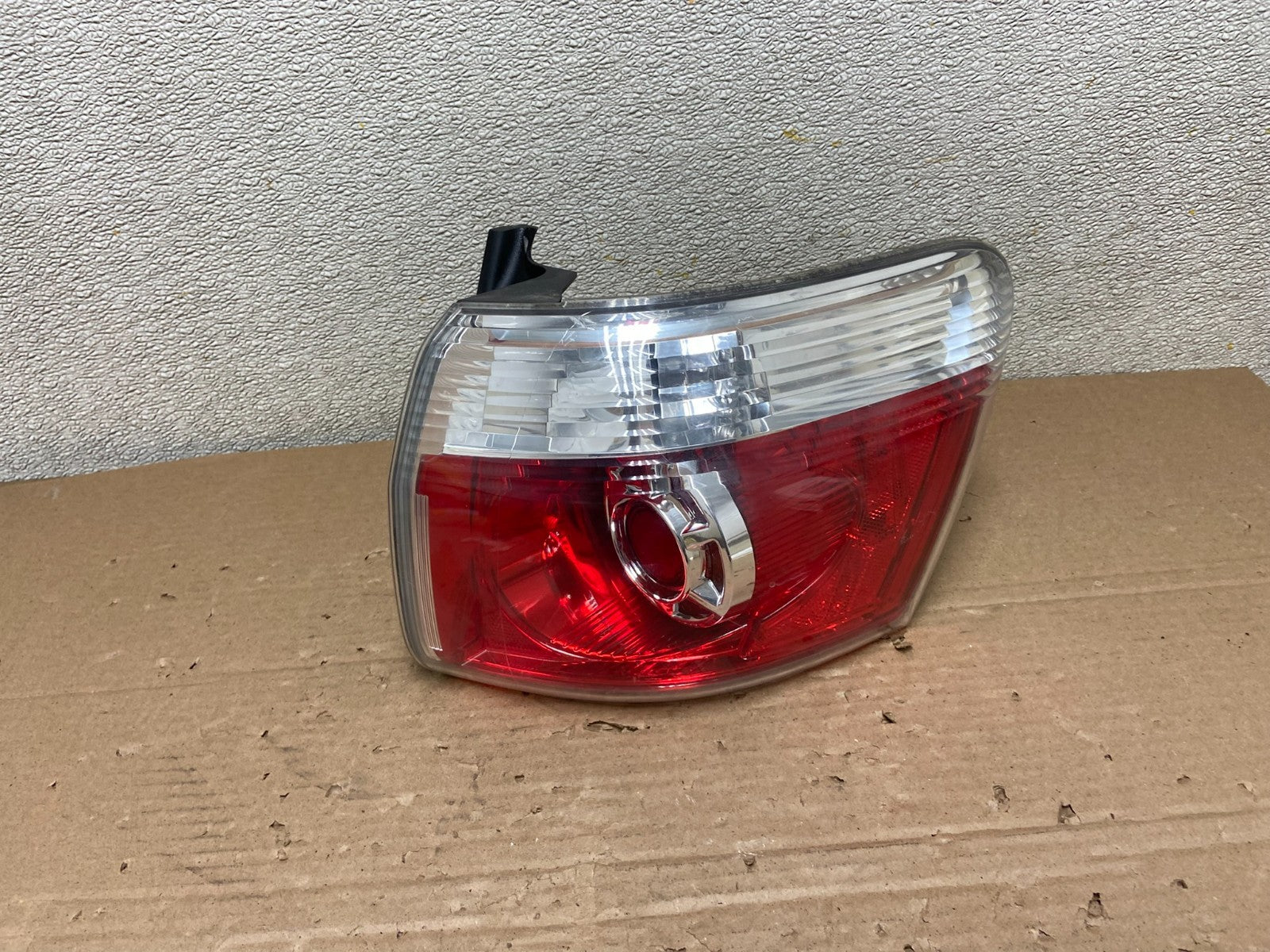 2007 to 2012 GMC Acadia Halogen Tail Light Right Passenger RH Side AB1434 LK0