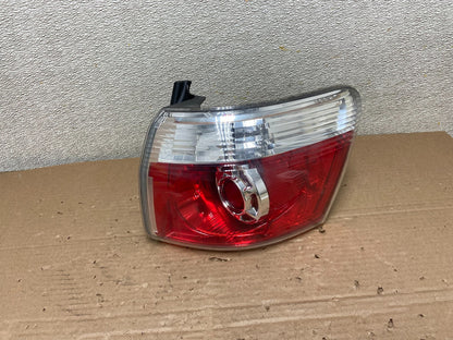 2007 to 2012 GMC Acadia Halogen Tail Light Right Passenger RH Side AB1434 LK0