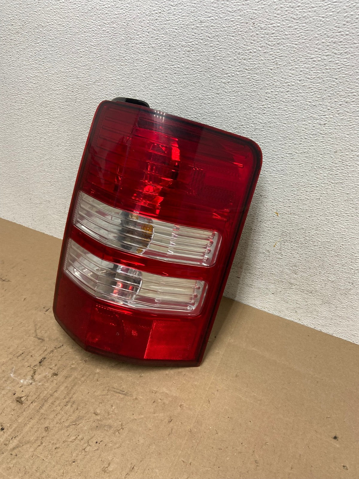 2008 to 2012 Jeep Liberty Right Passenger RH Side Tail Light AE6481 LK1
