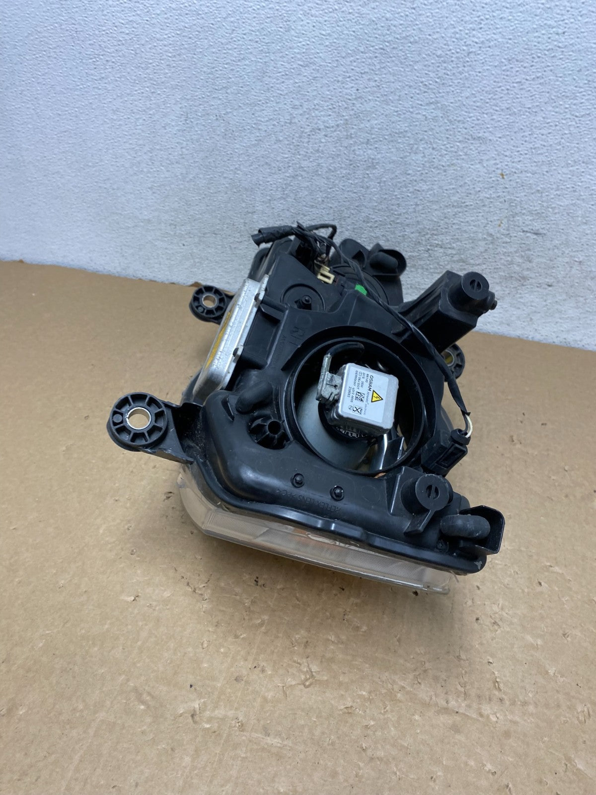2008 to 2016 Chrysler Town and Country Right Passenger Xenon Headlight AF7921 DW6
