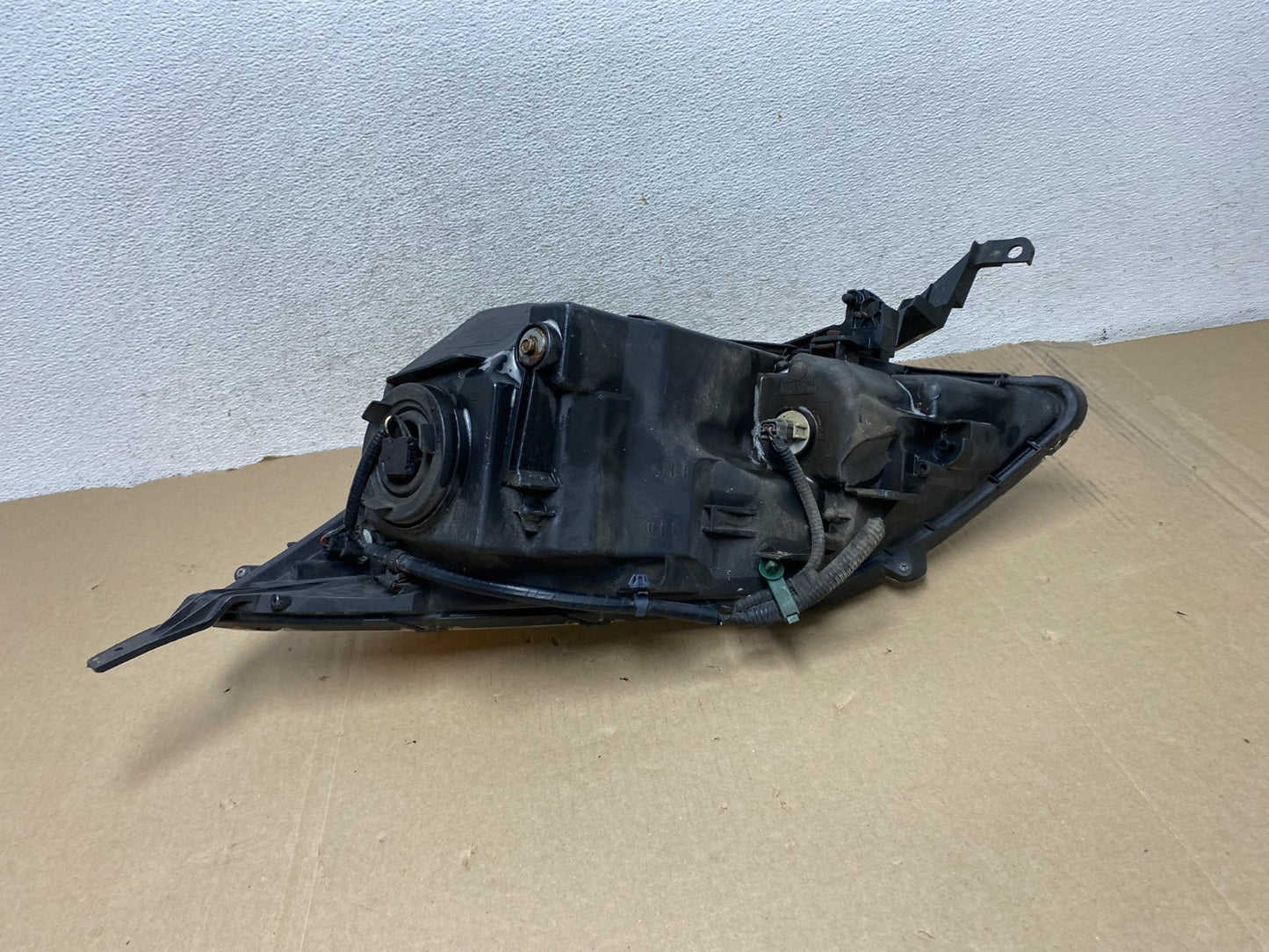 2007 to 2011 Honda CR-V Crv Right Passenger Side Headlight Halogen AG6817 DW6