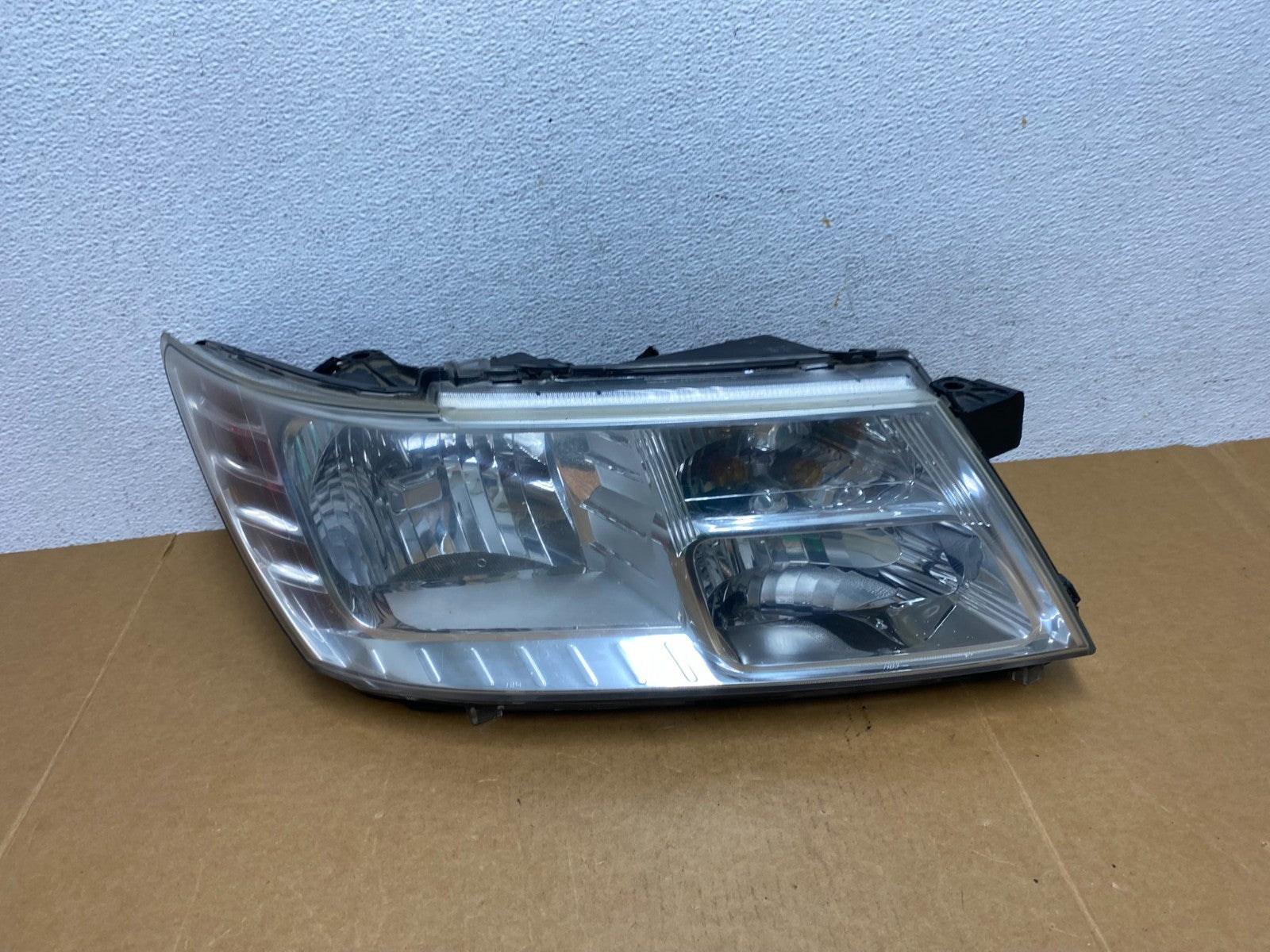 2009 to 2017 Dodge Journey Headlight Right Passenger Rh Halogen AD8933 DW0