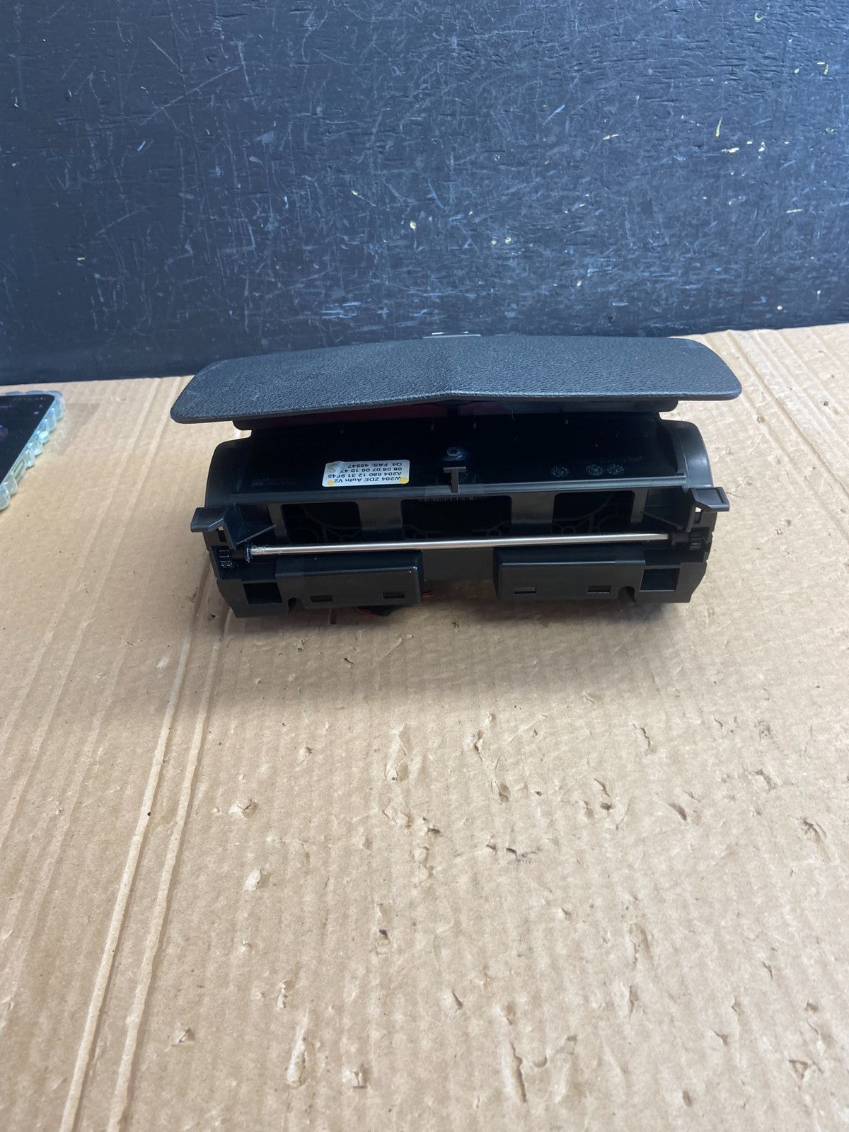 2008-2011 Mercedes W204 C300 Navigation Display Screen Monitor w/Cover AF6271 DG4