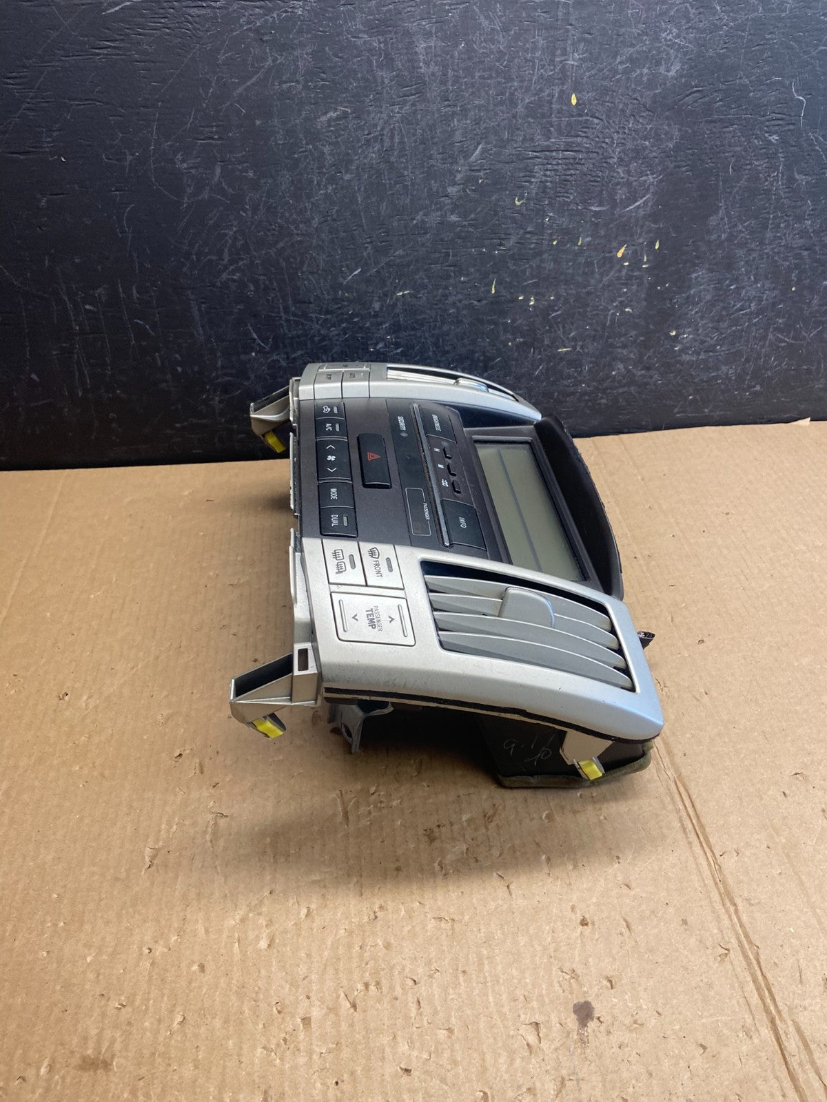 2005-2009 Lexus RX330 RX350 Radio AM/FM Climate Air Vent AE3848 DG2