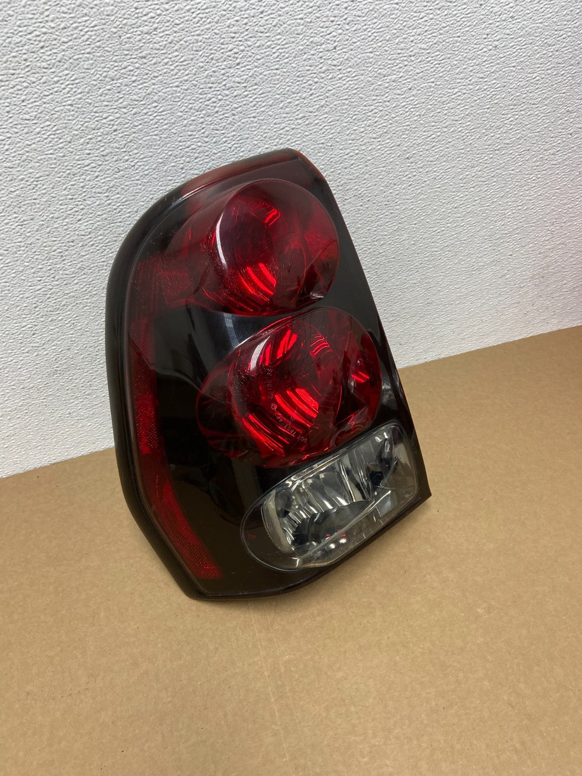 2002 to 2009 Chevrolet Trailblazer Left Driver LH Side Tail Light AB9949 DW2