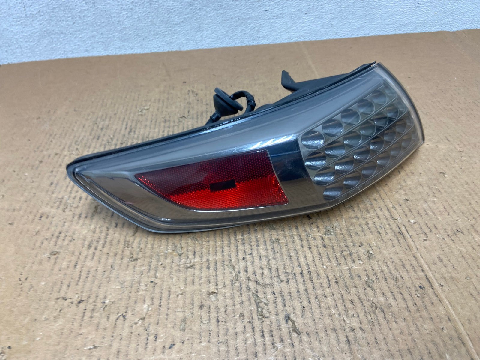 2006 to 2008 Infiniti Fx35 Left Driver Lh Smoked lens Tail Light AE1537 LK2