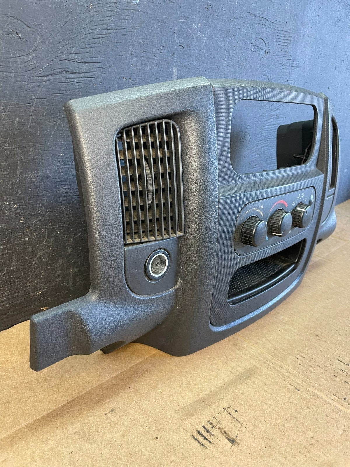2002 to 2005 Dodge Ram Radio Climate Control Dash Air Vent Bezel Trim AC5194 DG1