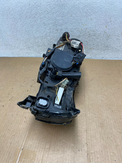 2005 to 2007 Volvo XC70 V70 Right Passenger RH Headlight AI8836 DW8