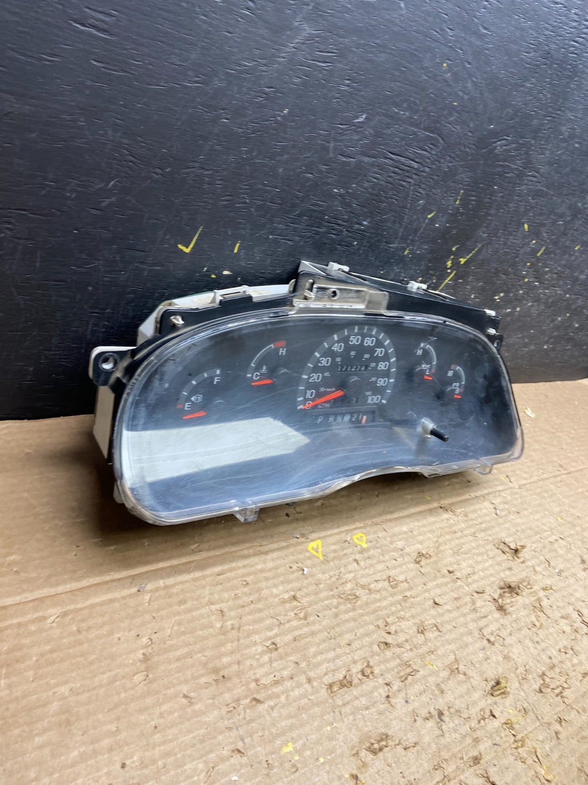 2001 - 2002 Ford Econoline E250 E350 Van Speedometer Instrument Cluster w6342 DG2