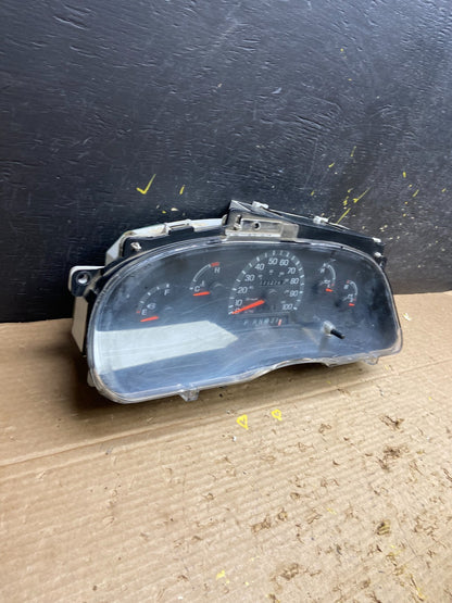 2001 - 2002 Ford Econoline E250 E350 Van Speedometer Instrument Cluster w6342 DG2