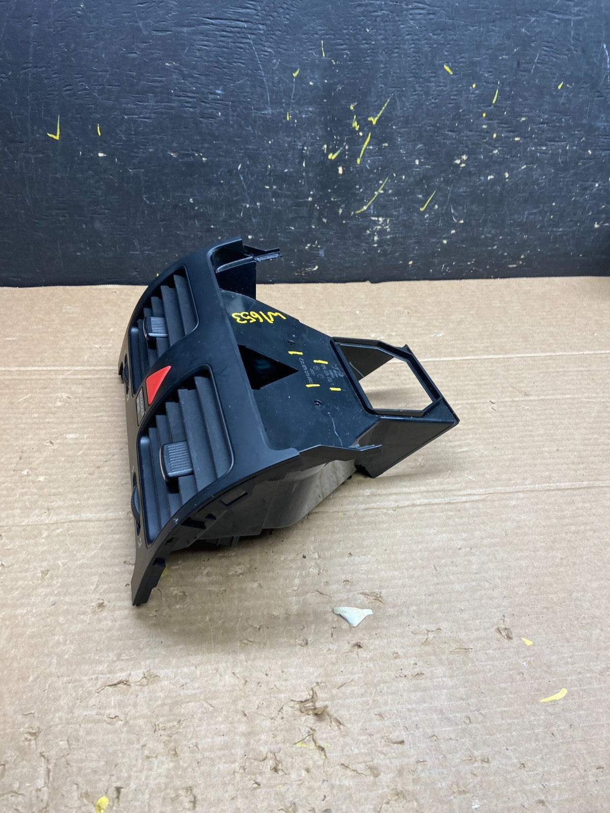 2005 - 2010 Volkswagen Jetta Rabbit Center Cosnole Dash Air Vent W1653 DG2