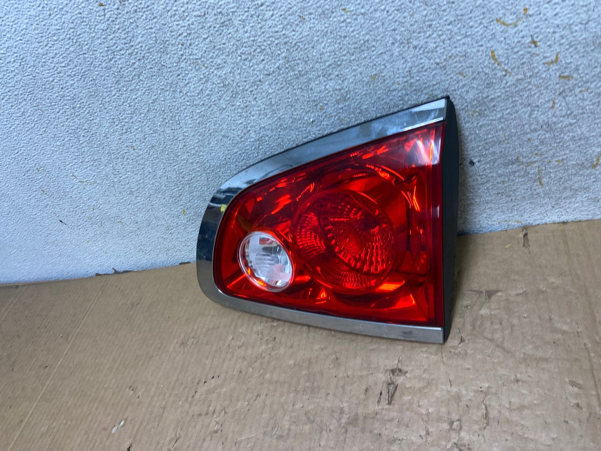 2008-2012 Buick Enclave Right Passenger Rh Inner Tail Light AI8049 LK1