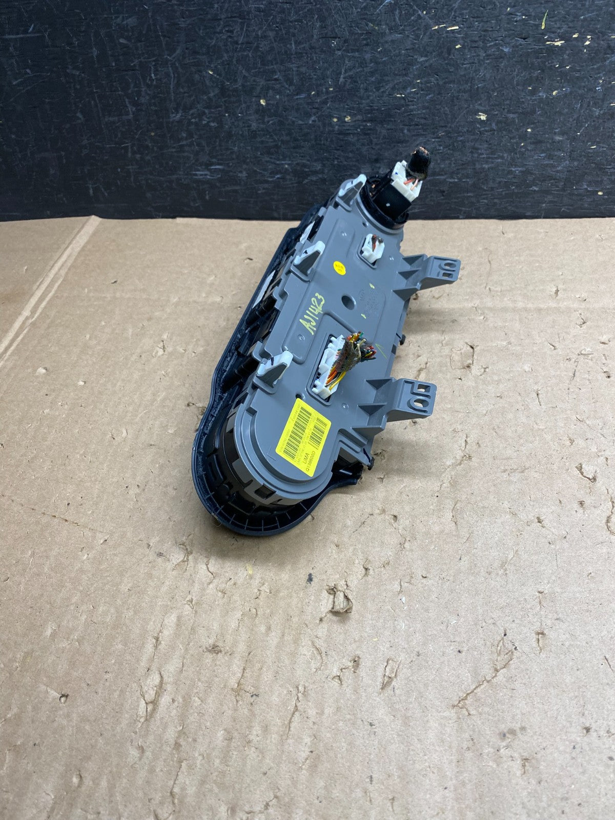 2016 to 2020 Kia Sorento Temperature AC Climate Control AJ1423 DG2