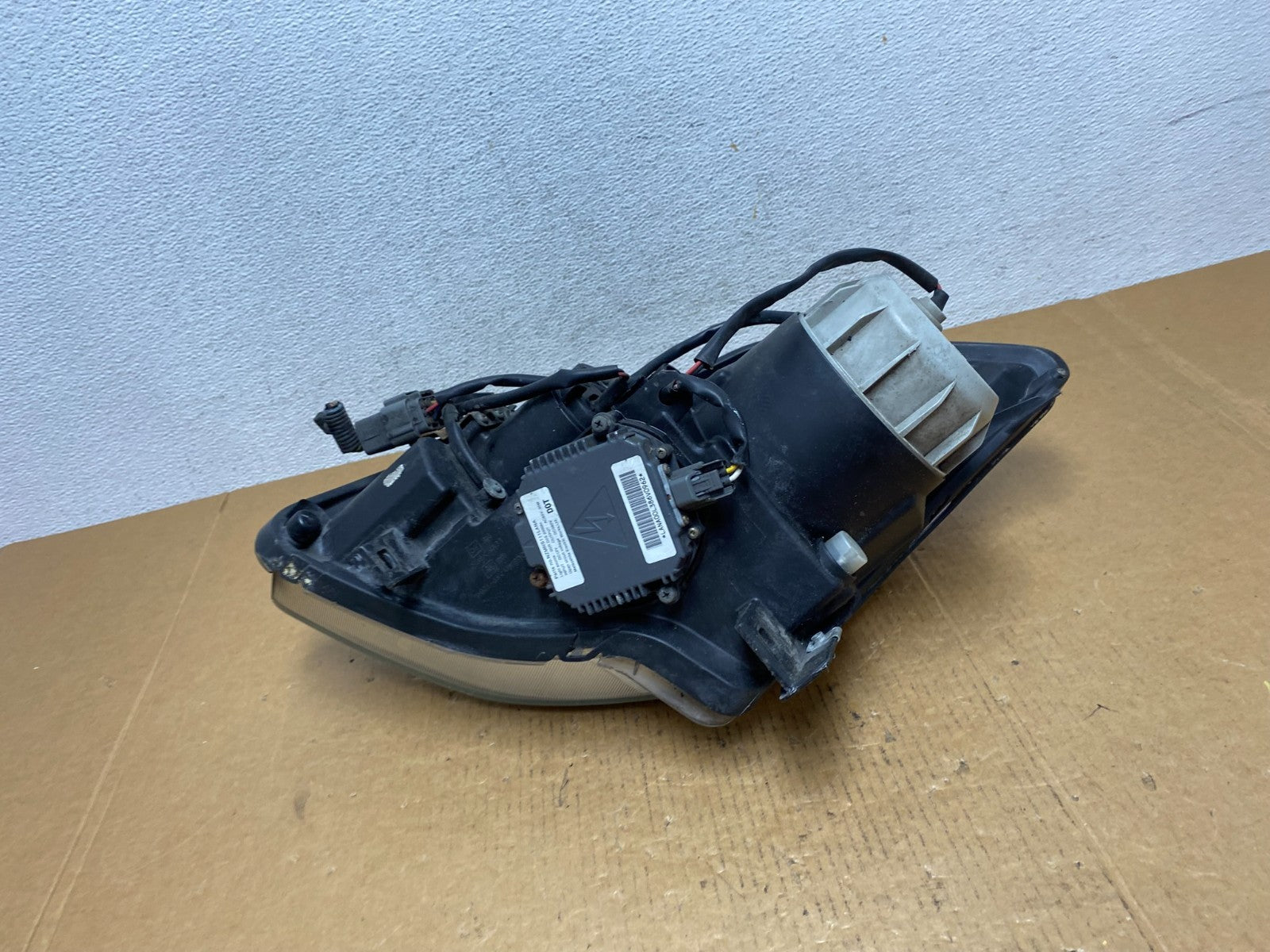 2004 2005 2006 Nissan Maxima Right Passenger Side Headlight Xenon HID AD9334 DW6