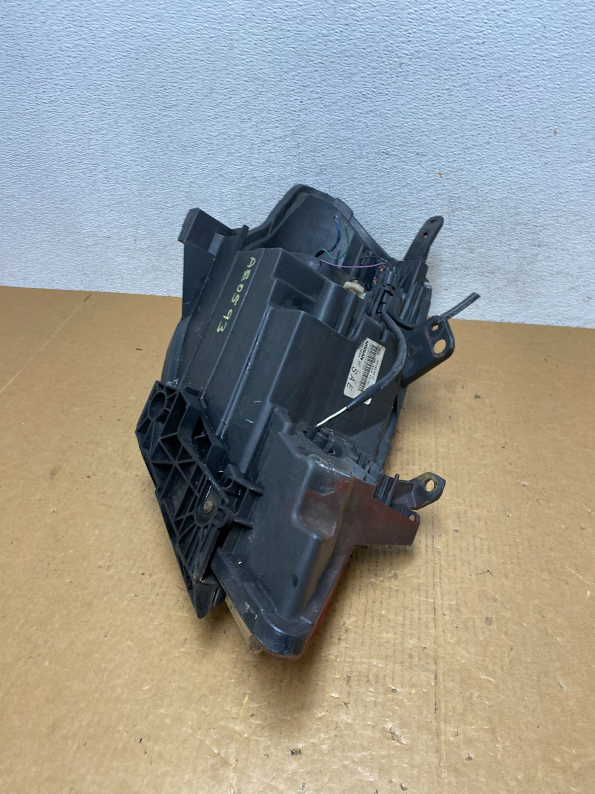2008 to 2012 Nissan Versa Headlight Halogen Left Driver Lh Side AE0593 DW6