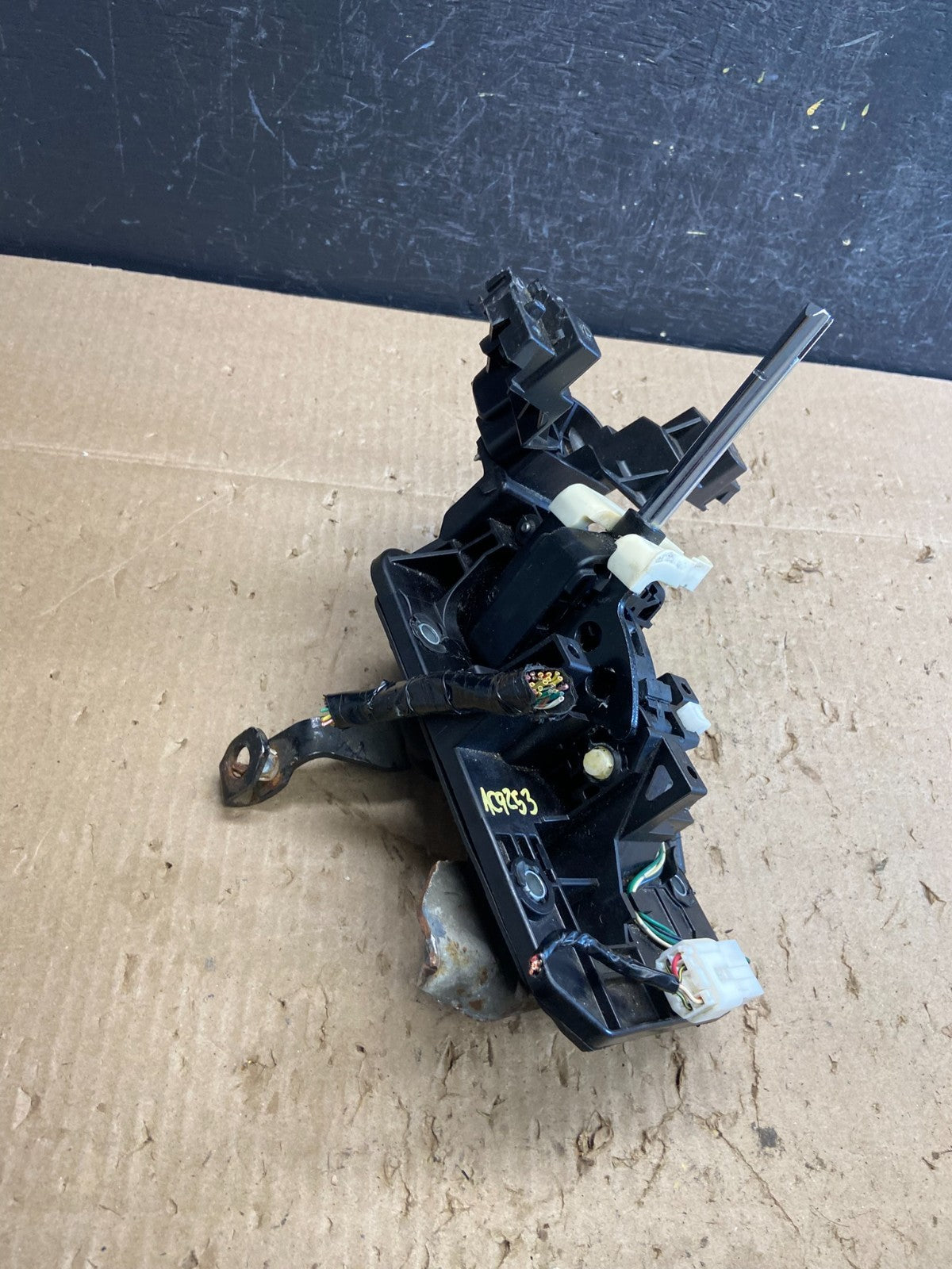 2010 - 2012 ubaru Legacy Console Gear Shifter Shift Selector AC9253 DG1