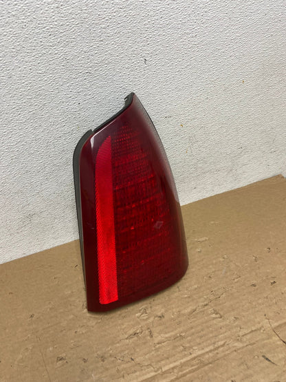 2000 to 2005 Cadillac Deville Right Passenger Rh Side Tail Light AD4121 LK2