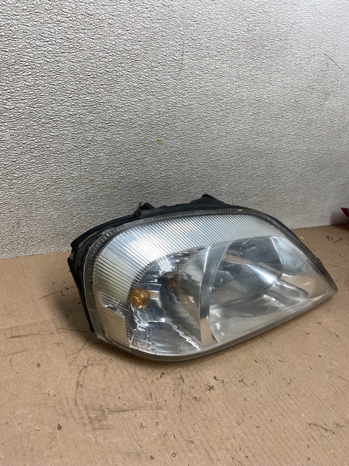 2000 to 2005 Mercury Sable Right Passenger Side Halogen Headlight OEM AA0429 DW2