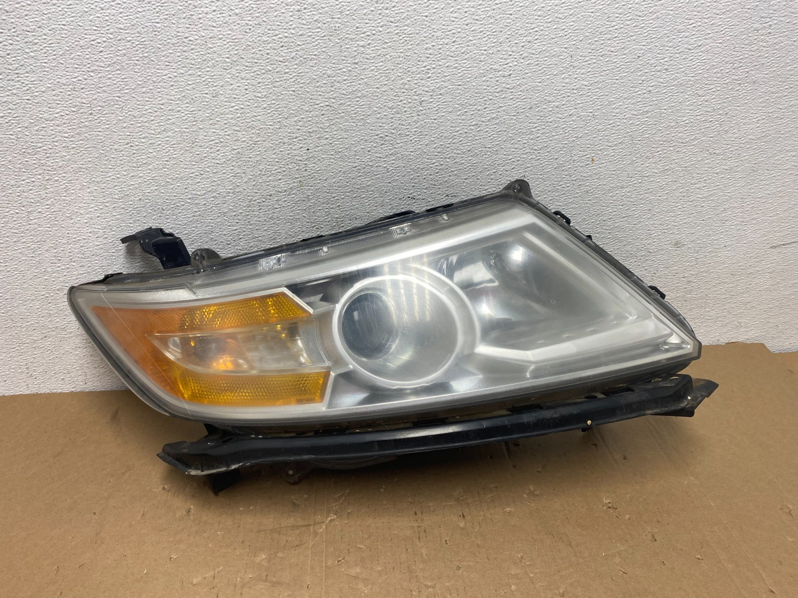 2011 to 2013 Honda Odyssey Front Right Passenger Headlight Halogen AD7938 DW0
