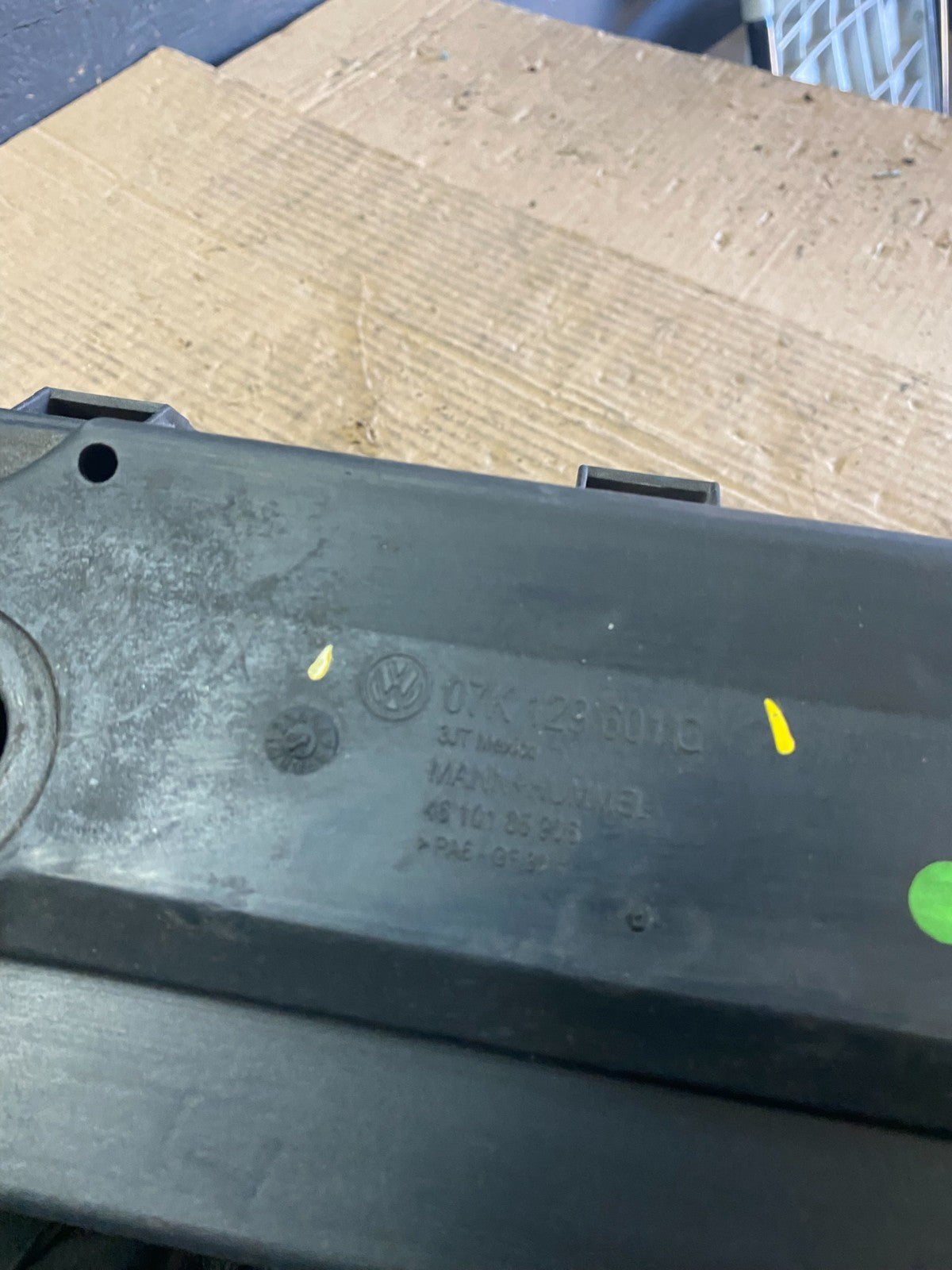 2005 to 2008 Volkswagen Jetta 2.5L Passat Jetta Engine Cover 07k129601 P6337 DG8
